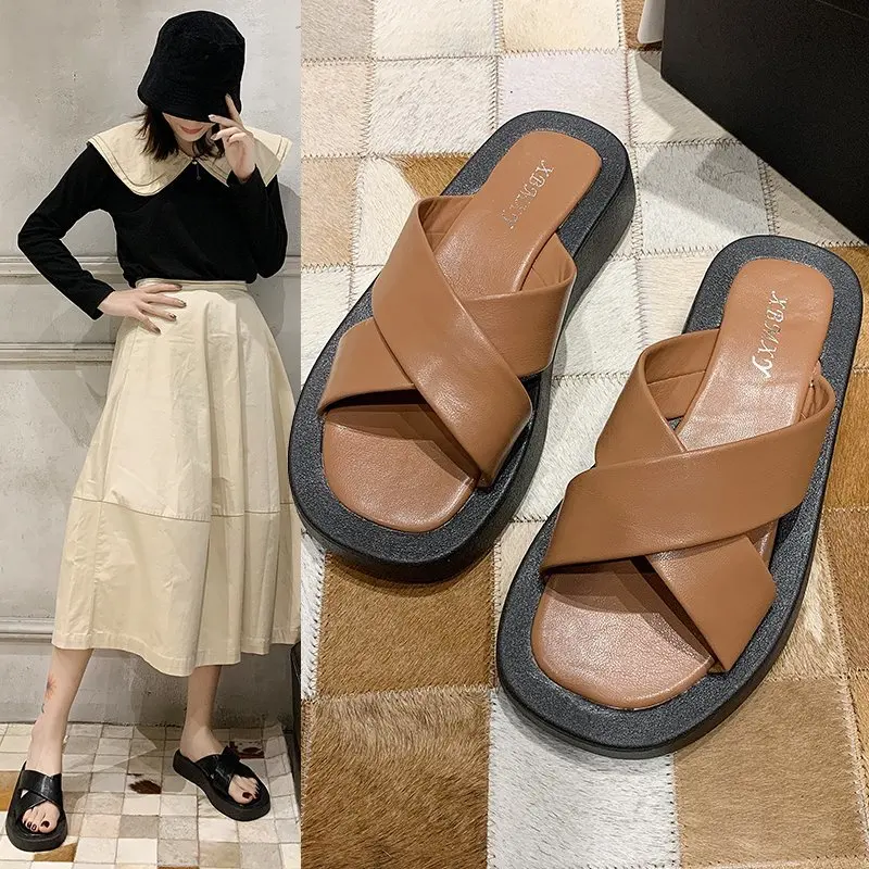 

Beach Shoes Womens Slippers Outdoor Slides Fashion Pantofle Platform Sabot Luxury 2021 Flat Rubber PU Rome Female Shoes House Sl
