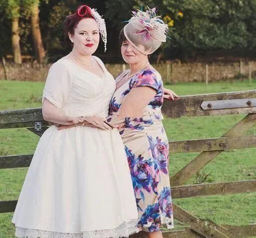 Короткие свадебные платья в стиле ретро плиссированные винтажные атласные