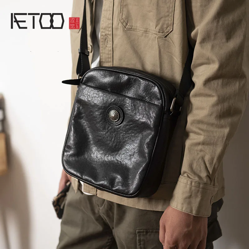 AETOO Men's shoulder bag, top layer vegetable tanned leather casual messenger bag, soft leather trendy men's messenger bag