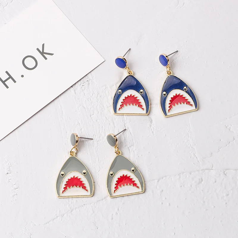 Hello Miss милые серьги гвоздики из сплава в виде масляных капель с изображением