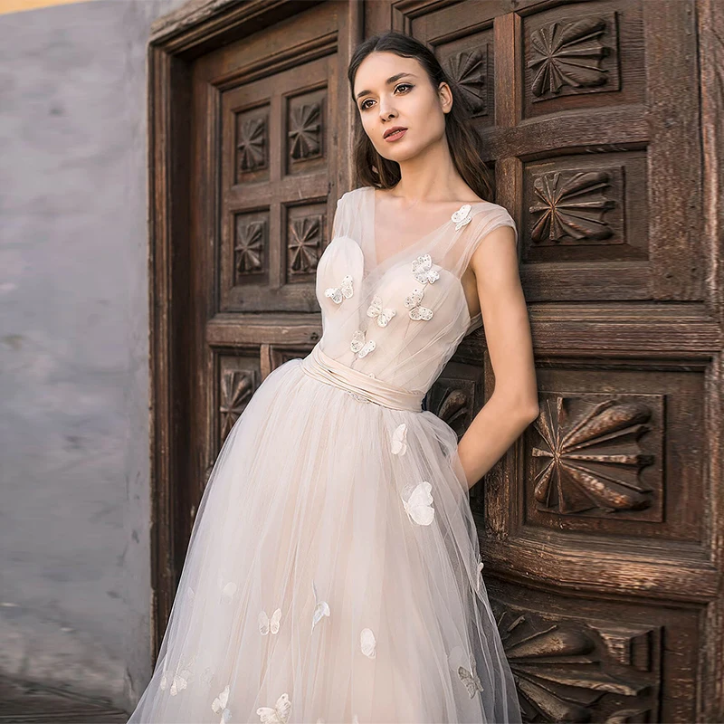 MoonlightShadow Gorgeous Wedding Dresses A-Line V-Neck Sleeveless Butterfly Backless Tulle Bridal Gowns Vestido De Casamento
