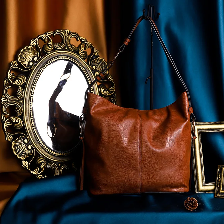 

Retro Underarm Bag Large Capacity Genuine Leather PU Shoulder Diagonal Female Bag