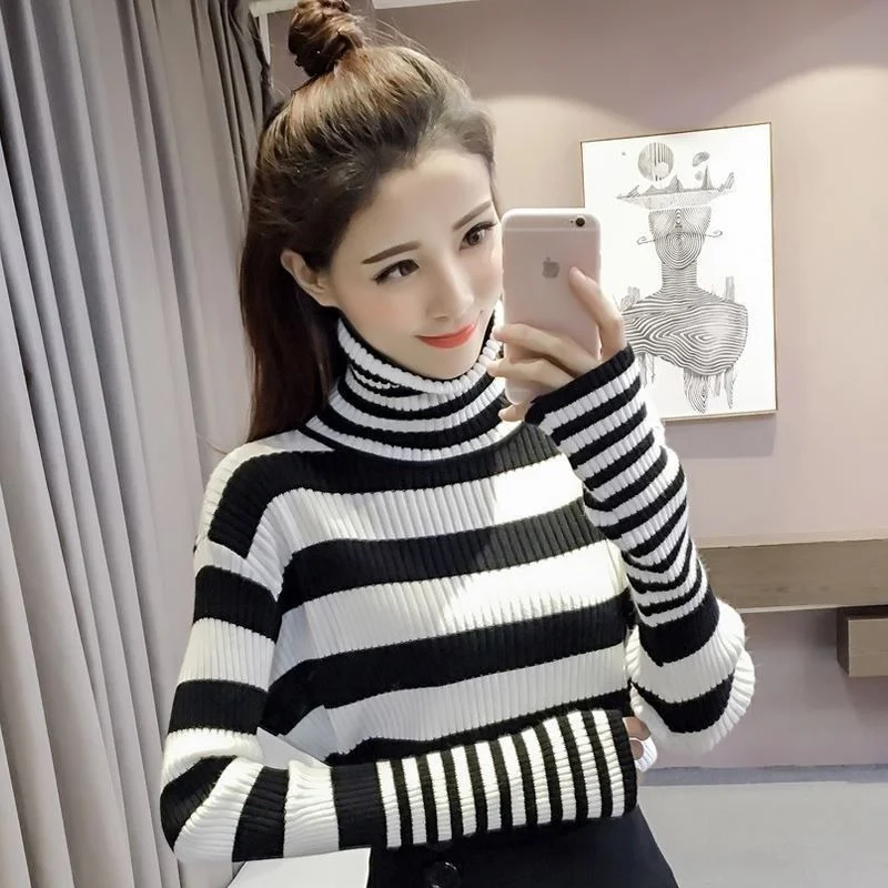 

Женский трикотажный свитер в полоску, с высоким воротником