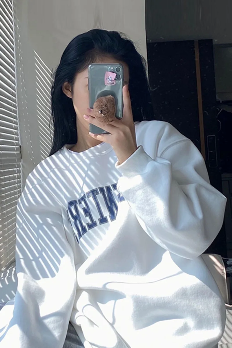 

Autumn and winter letter round neck explosive sweater women's new Korean loose bf lazy wind plus velvet thick coat