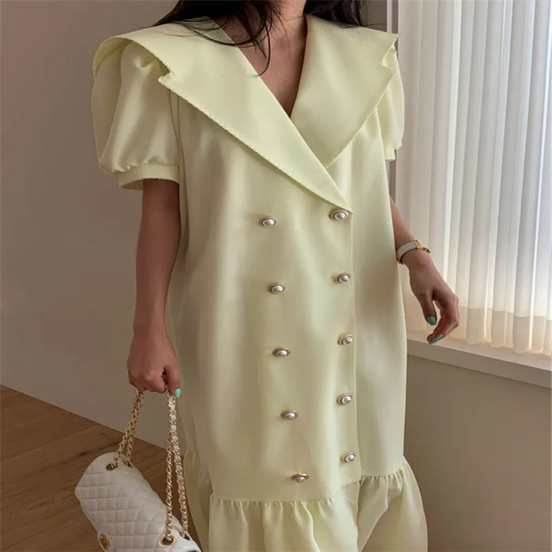 

Western style double-breasted navy collar dress