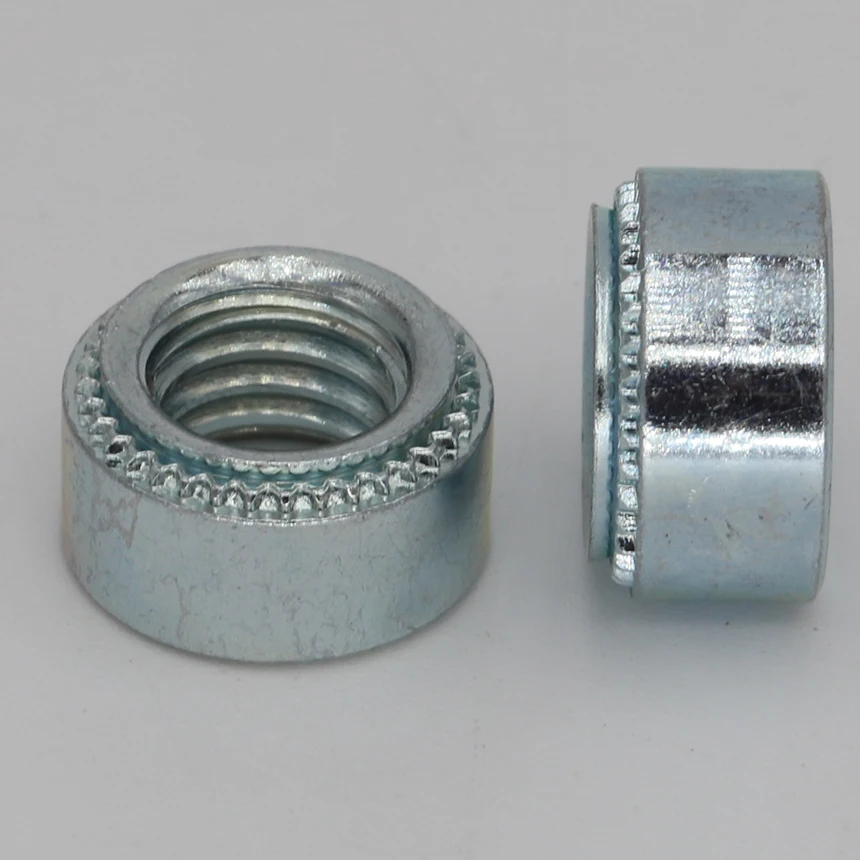 Самокрепящаяся гайка M8 S-M8-1 1,4 мм и S-M8-2 2,3 мм из цинкованной углеродистой стали для тиснения на плоскости. Резьбовое крепление Rivnut в запасных частях.