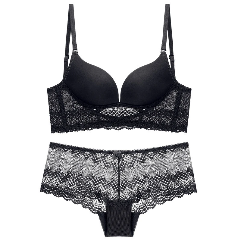 Комплект женского нижнего белья из бюстгальтера пуш-ап без косточек и трусиков |