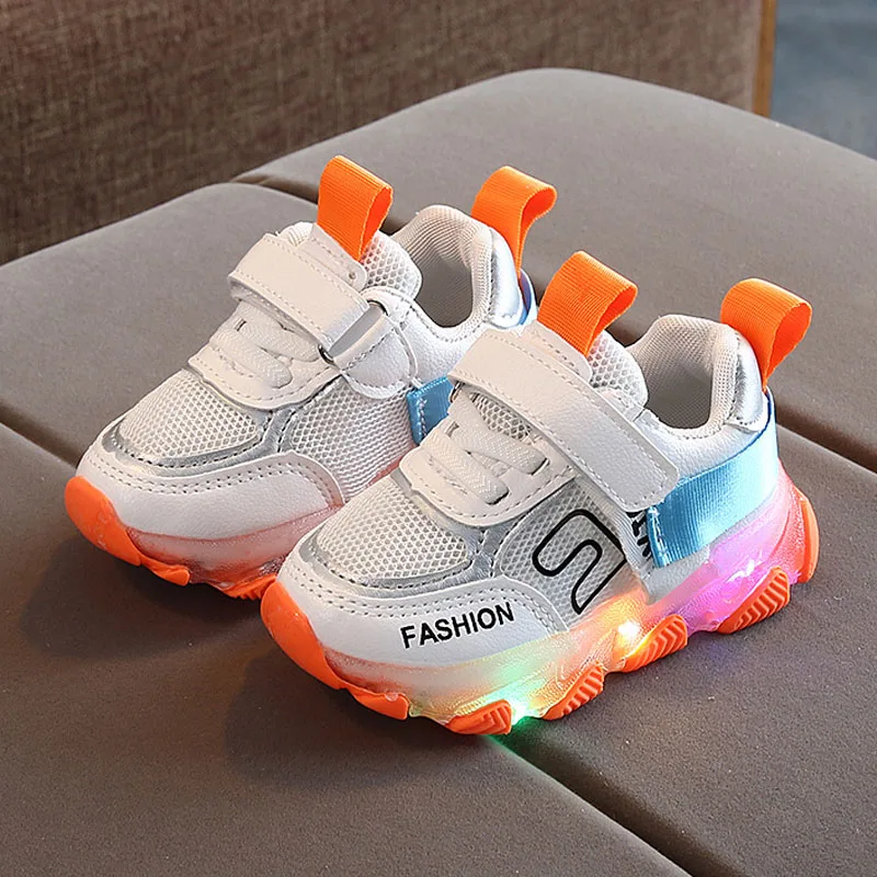 Детские кроссовки со светодиодной подсветкой для мальчиков легкие бега дышащие