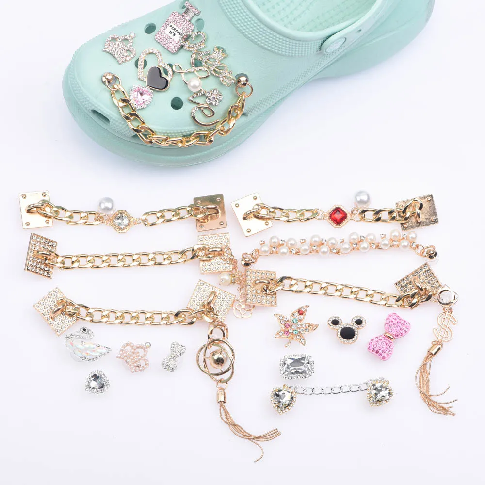 New Brand Shoes Charms Designer Croc Charms Bling Rhinestone Girl Gift Glow Clog Decaration Metal Love Butterfly Accessories