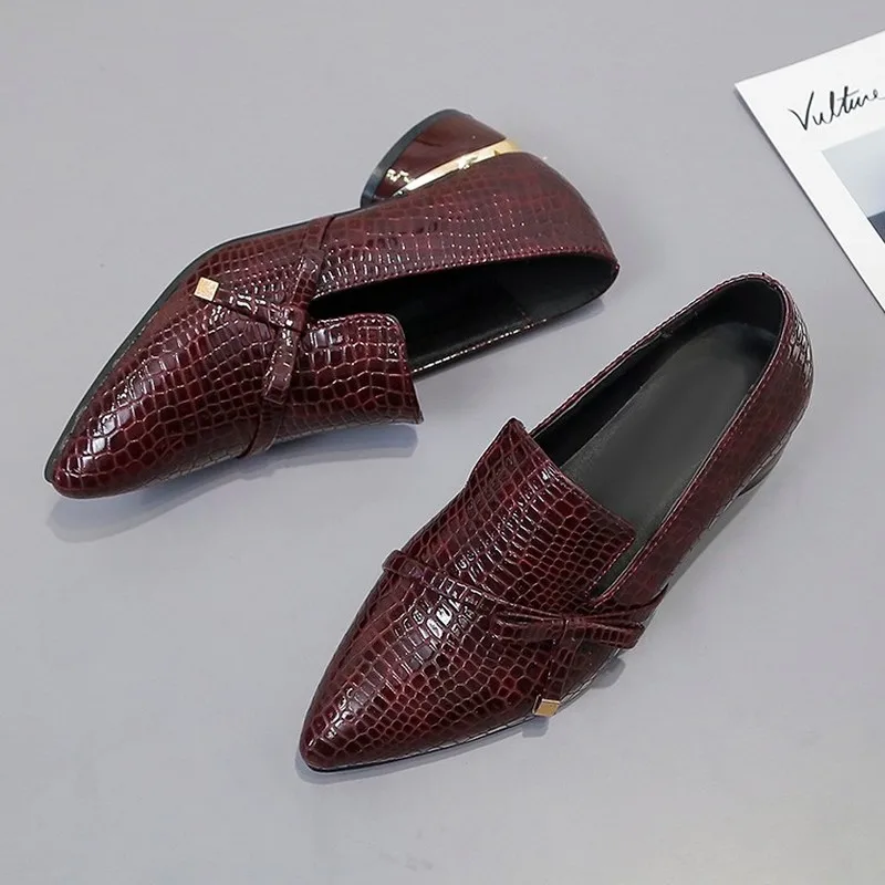 Туфли лодочки женские из лакированной кожи высокий каблук заостренный носок