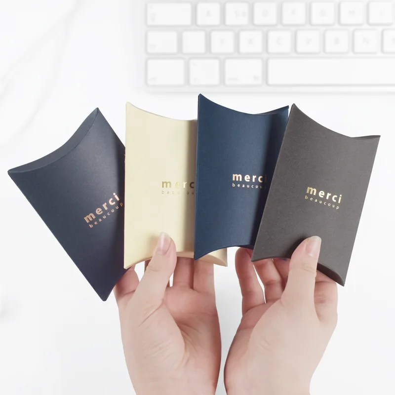 Коробки для конфет в форме подушки из крафт-бумаги | Дом и сад