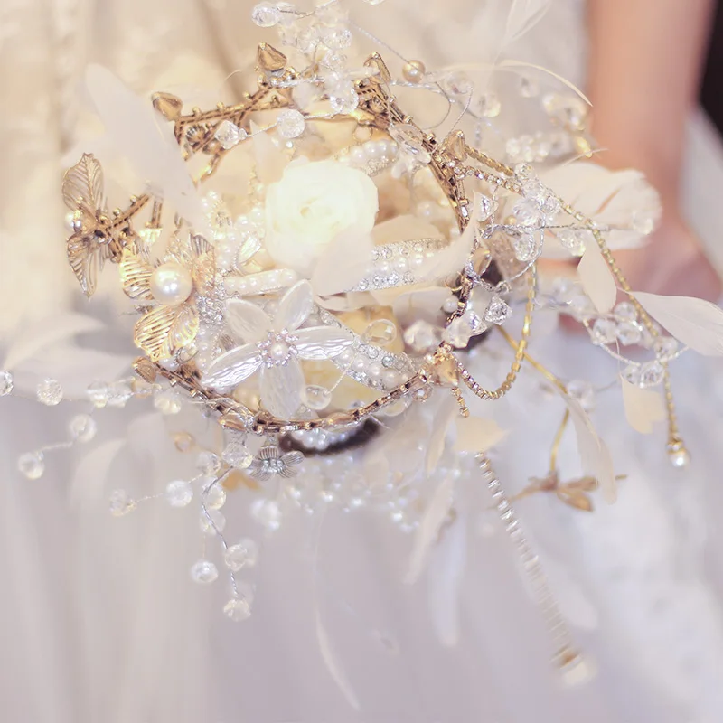 IFFO Bride Holding Flower Rose Crystal Bouquet Feather Pearl Crown Scepter Wedding Custom Handmade Luxury | Свадьбы и торжества
