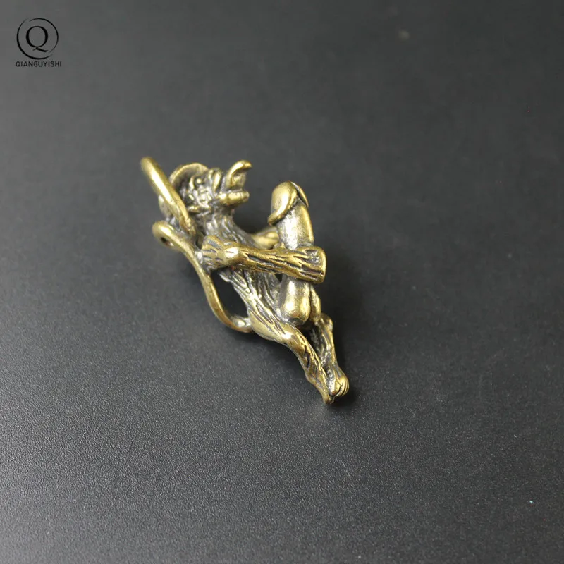 Латунный брелок с изображением озорной обезьянки большого гениталии для