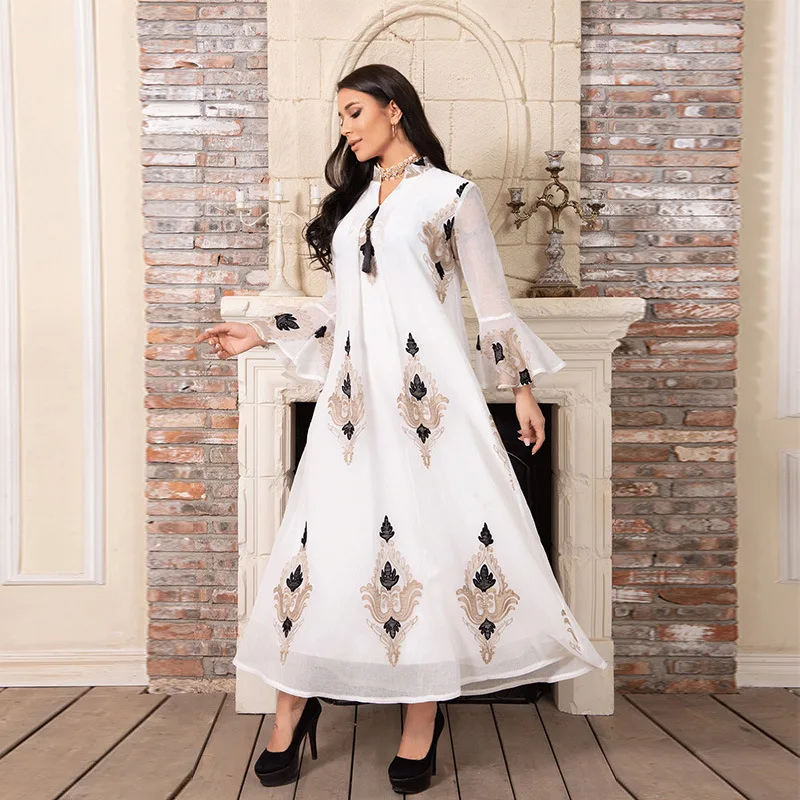 

Fashion Embroidered Muslim Dress Women Dubai Arab Abaya Duabi Arabic Turkey Moroccon Kaftan Islamic Clothing India Gown Robe Eid