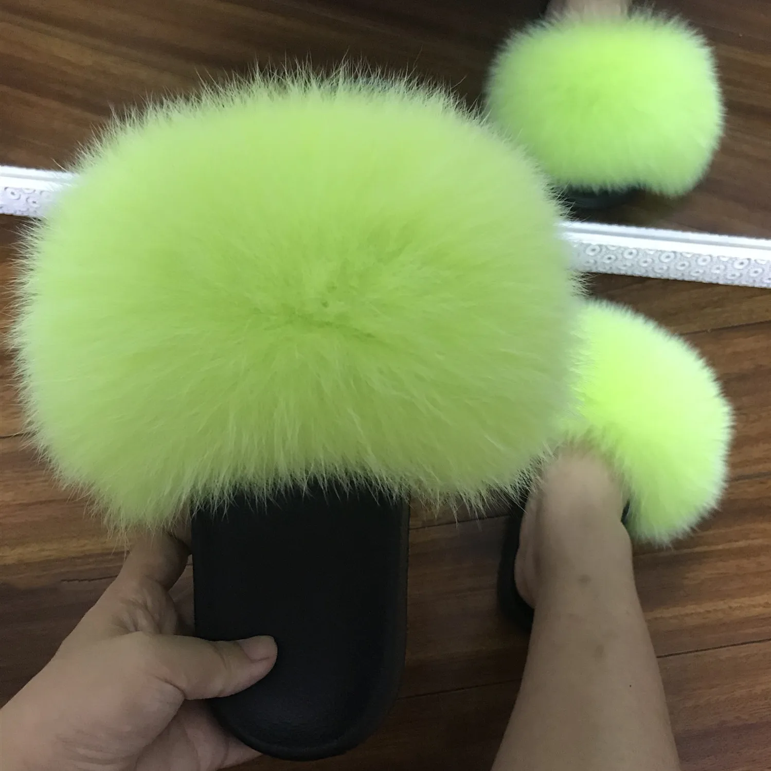 Женские шлепанцы с натуральным лисьим мехом Летние пляжные на меху Шлепанцы