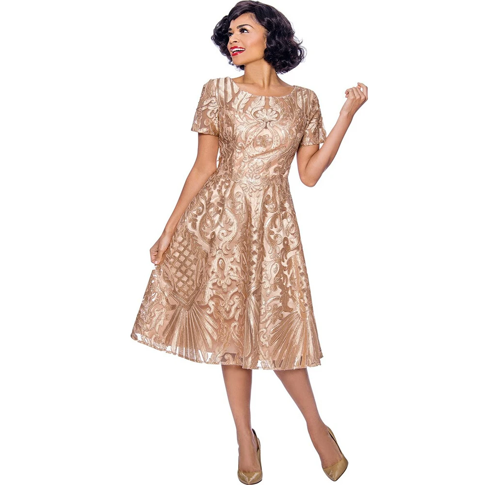 

Великолепные короткие кружевные платья цвета шампанского с длинным рукавом для матери невесты Платья До Колена с бусинами для гостей свадь...