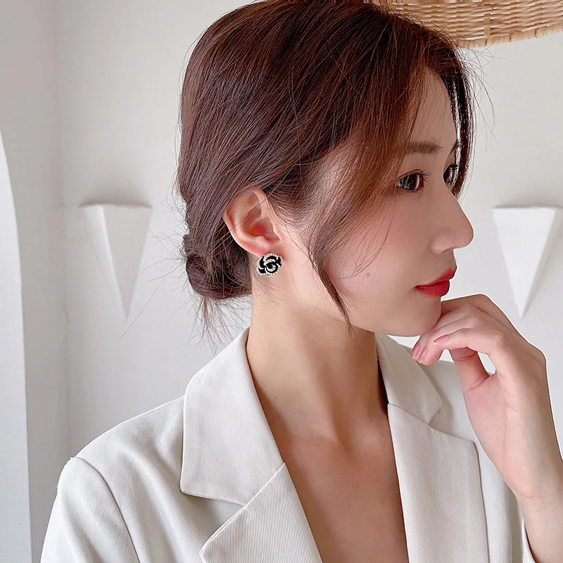 

AJC Women's earrings fashion new flower earrings famous socialite dripping oil earrings camellia charm earrings