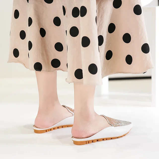 Мюли женские на низком каблуке модные блестящие заостренный носок туфли без