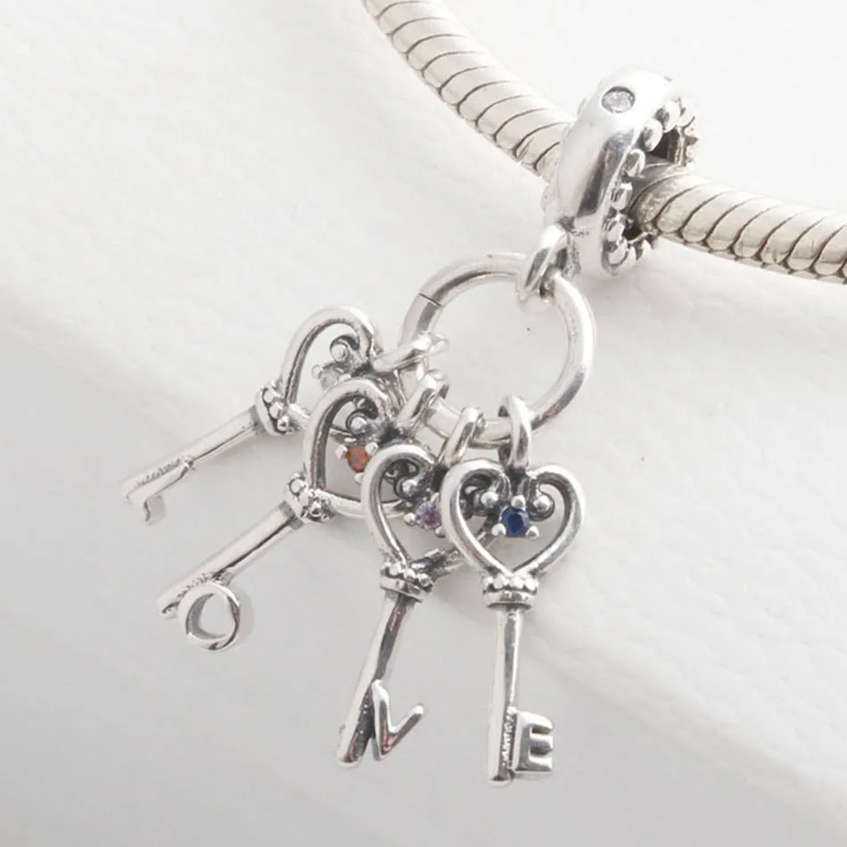 Аутентичные S925 бисера ключи любви для студийной съемки с изображением Цветной