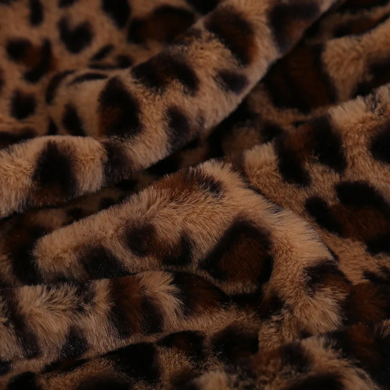 

Winter Leopard Throw Blanket Soft Fleece Bed Covers Coral Velvet Bedspread Picnic Travel Airplane Blanket 160*200cm Coffee Grey