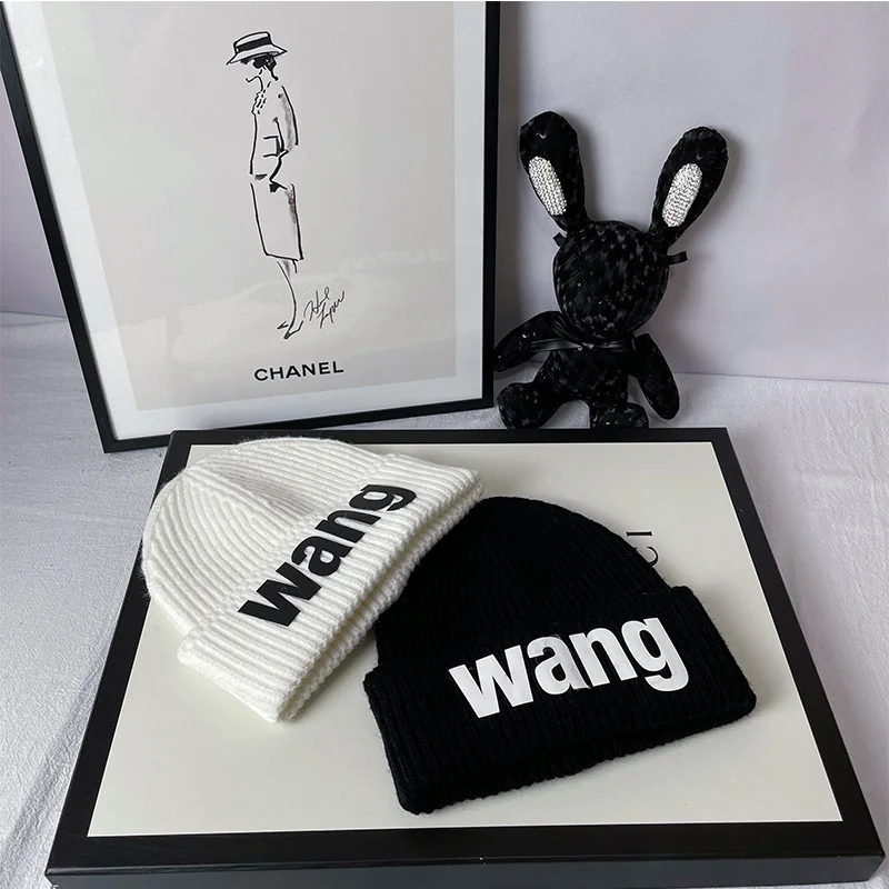 

Letters 2021 New Winter Fashion Men and Women the Same Knitted Hat Brand Designer Cotton Outdoor Warm Women Beanie Ski Hat