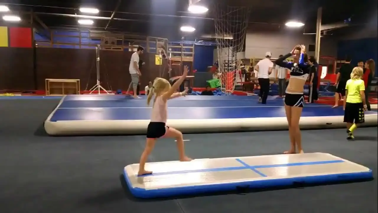 Скидка Напольный матрас большого размера 8*1*0,2 м из материала DWF для тренировок по тхэквондо 8*2*0,2 м Скидка Напольный матрас большого размера 8*1*0,2 м из материала DWF для тренировок по тхэквондо 8*2*0,2 м