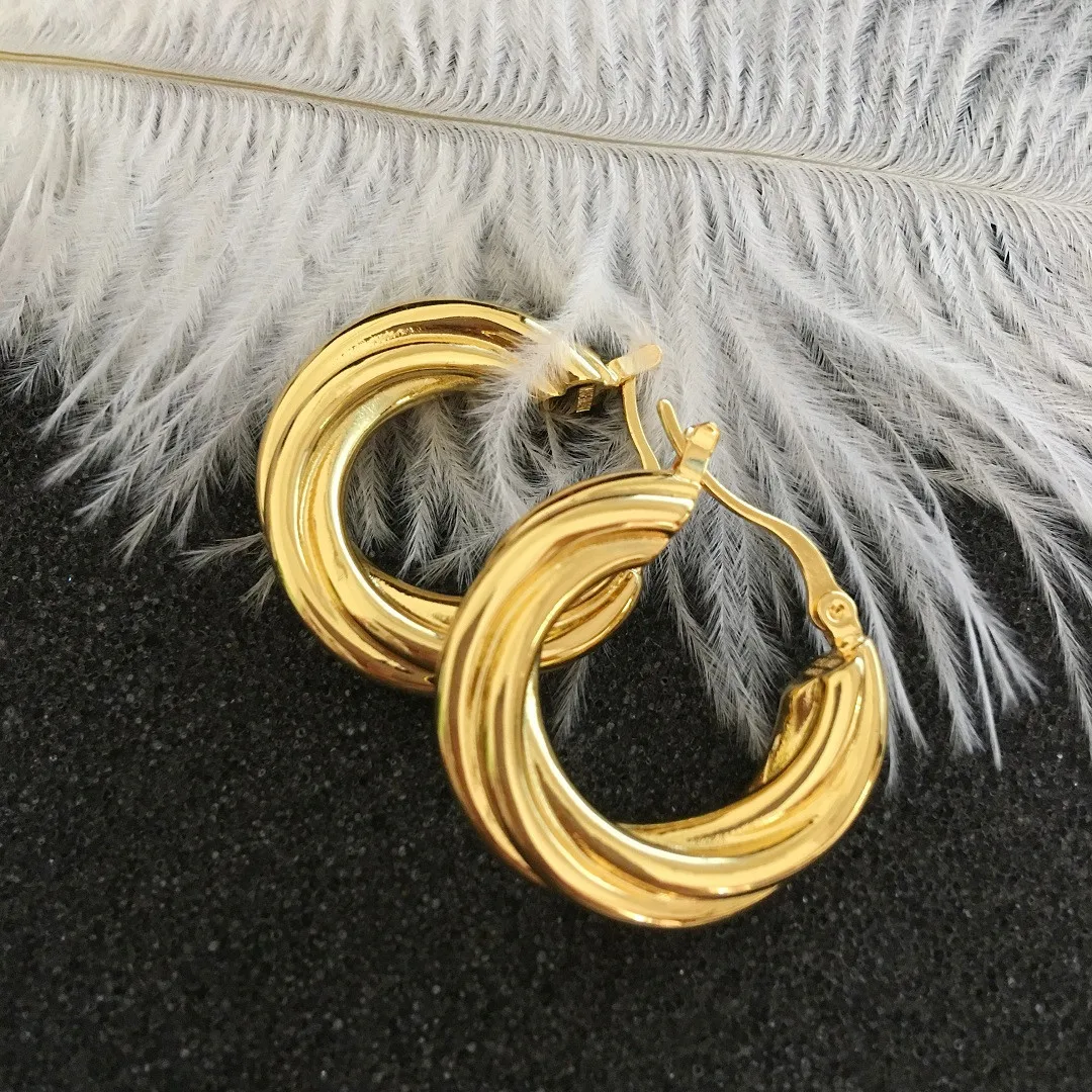 

Creative design fashion round earrings