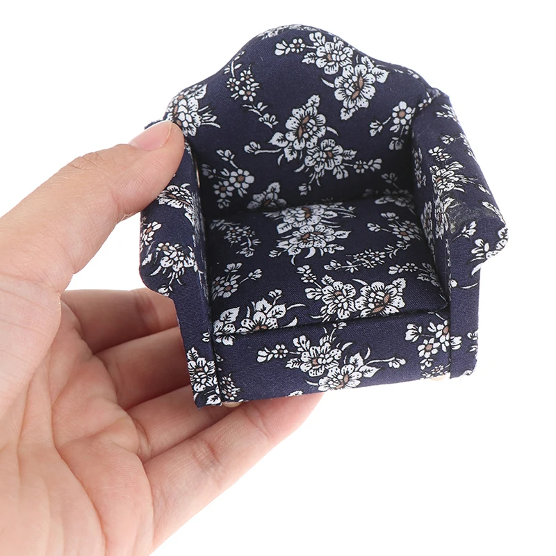 

7 pcs Wooden Floral Sofa Cushions Kit for 1/12 Scale Dolls House Miniature Furniture Decoration Kids Child Pretend Play Toys