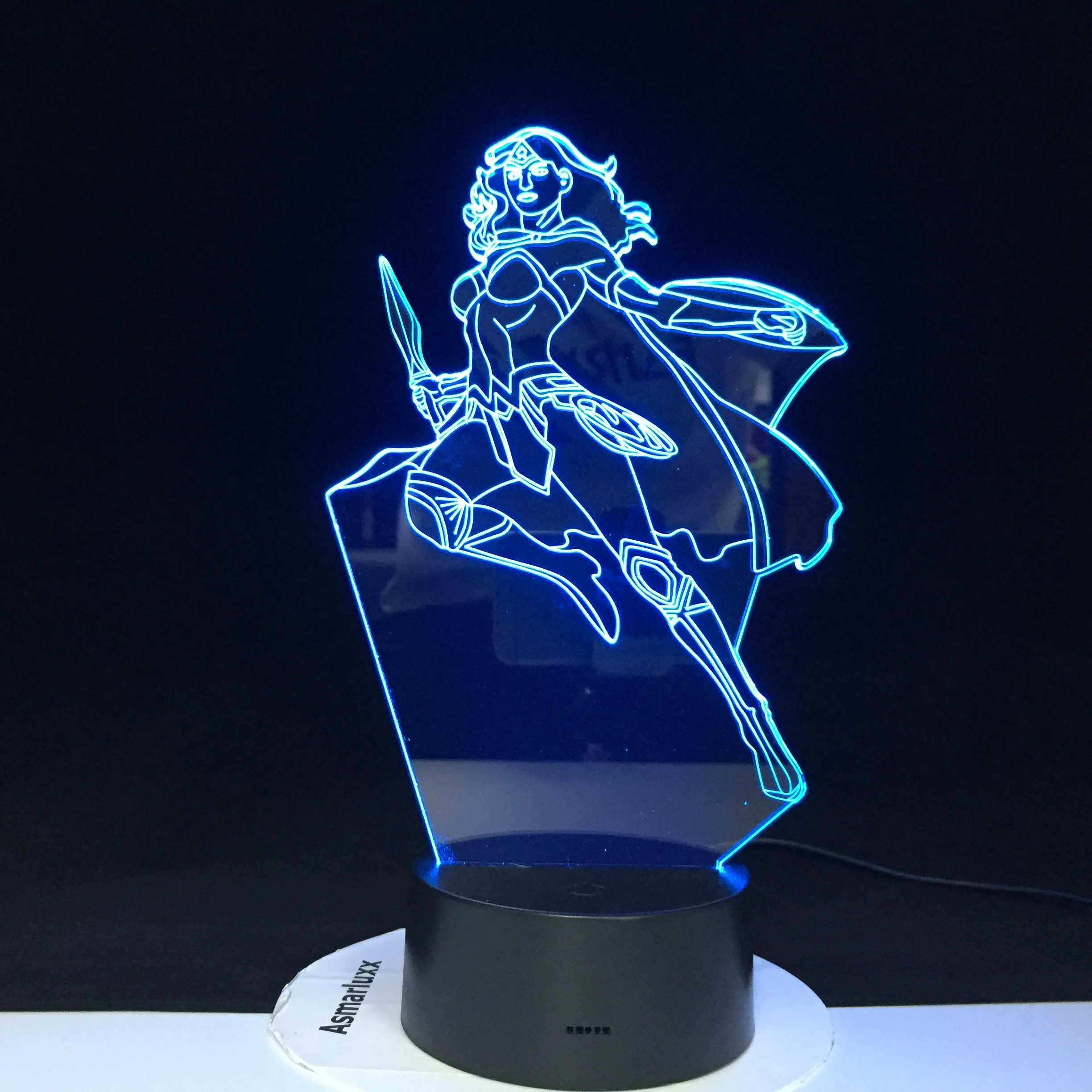 Чудо Женщина Лига Справедливости цвета меняются с дистанционным питанием от