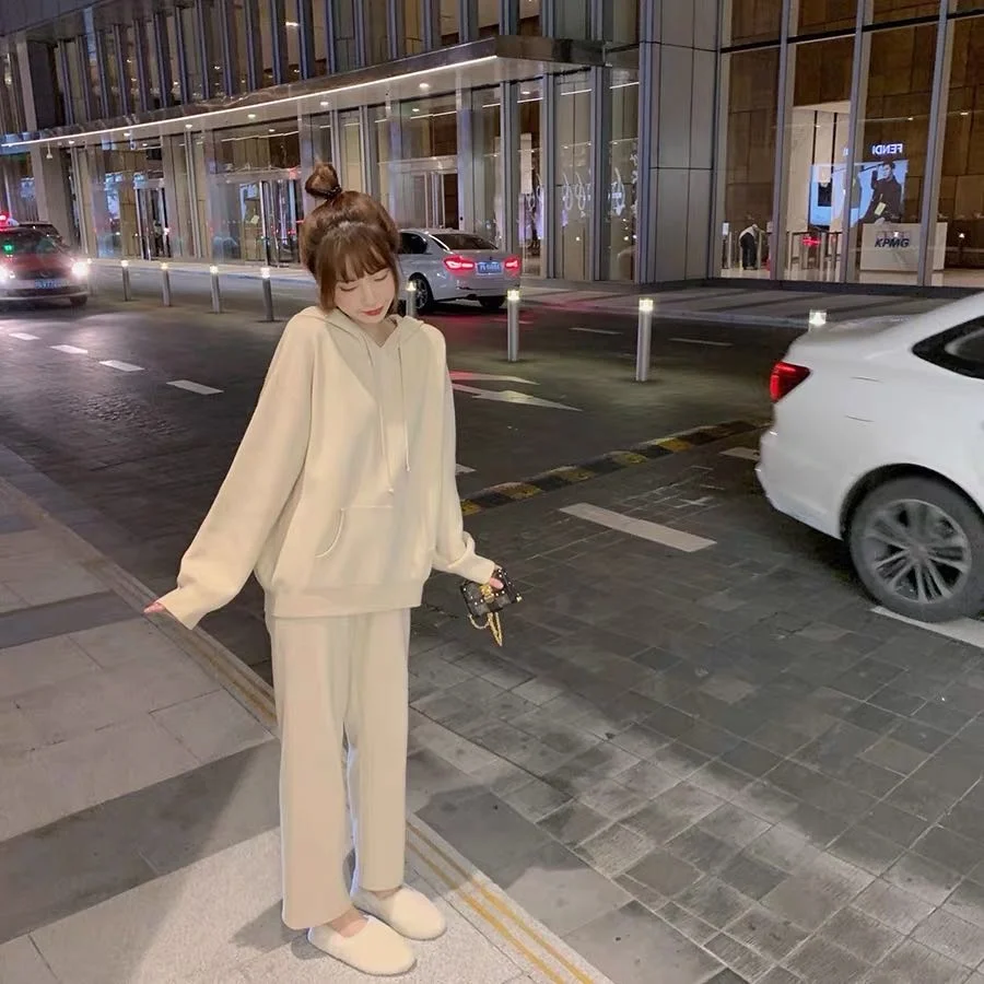 

Женский свитер с капюшоном, Осень-зима 2021