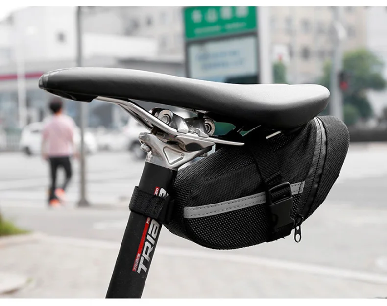 2021 Bicycle Saddle Bag Seat Cushion Bag MTB Road Bike Tail Light Strap Design Cycling Rear Bag Repair Tools Storage Bag XA115Q