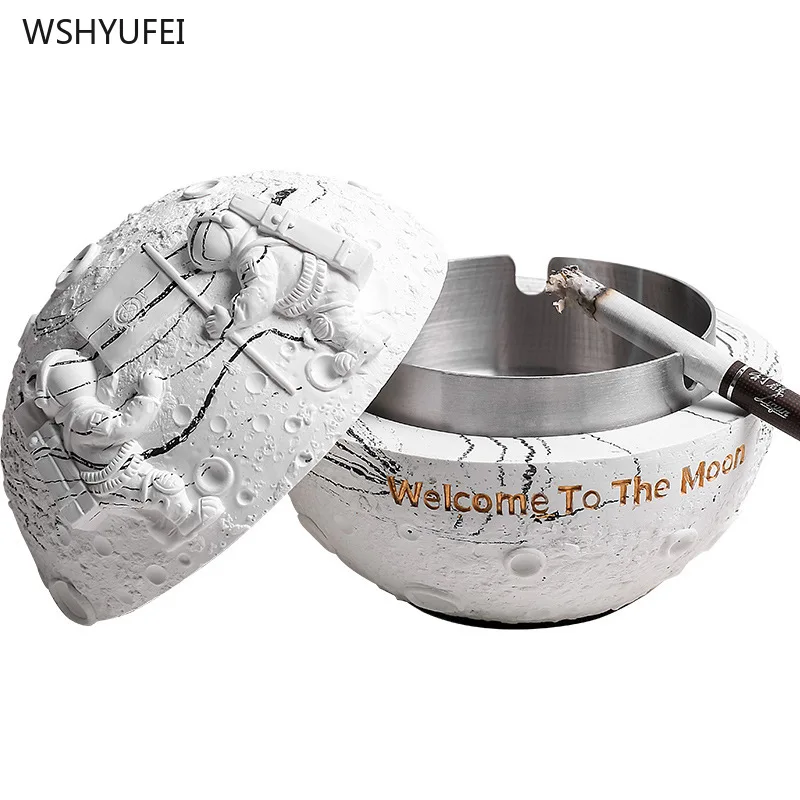 

Creative Astronaut Tobacco Cigarette Box Ashtray Design Fashion Bedroom Office Living Room Ash Tray Cigarette Ashtray