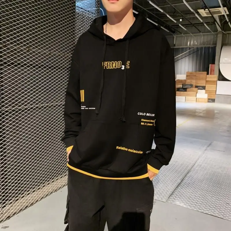 

Hoodies & Sweatshirts