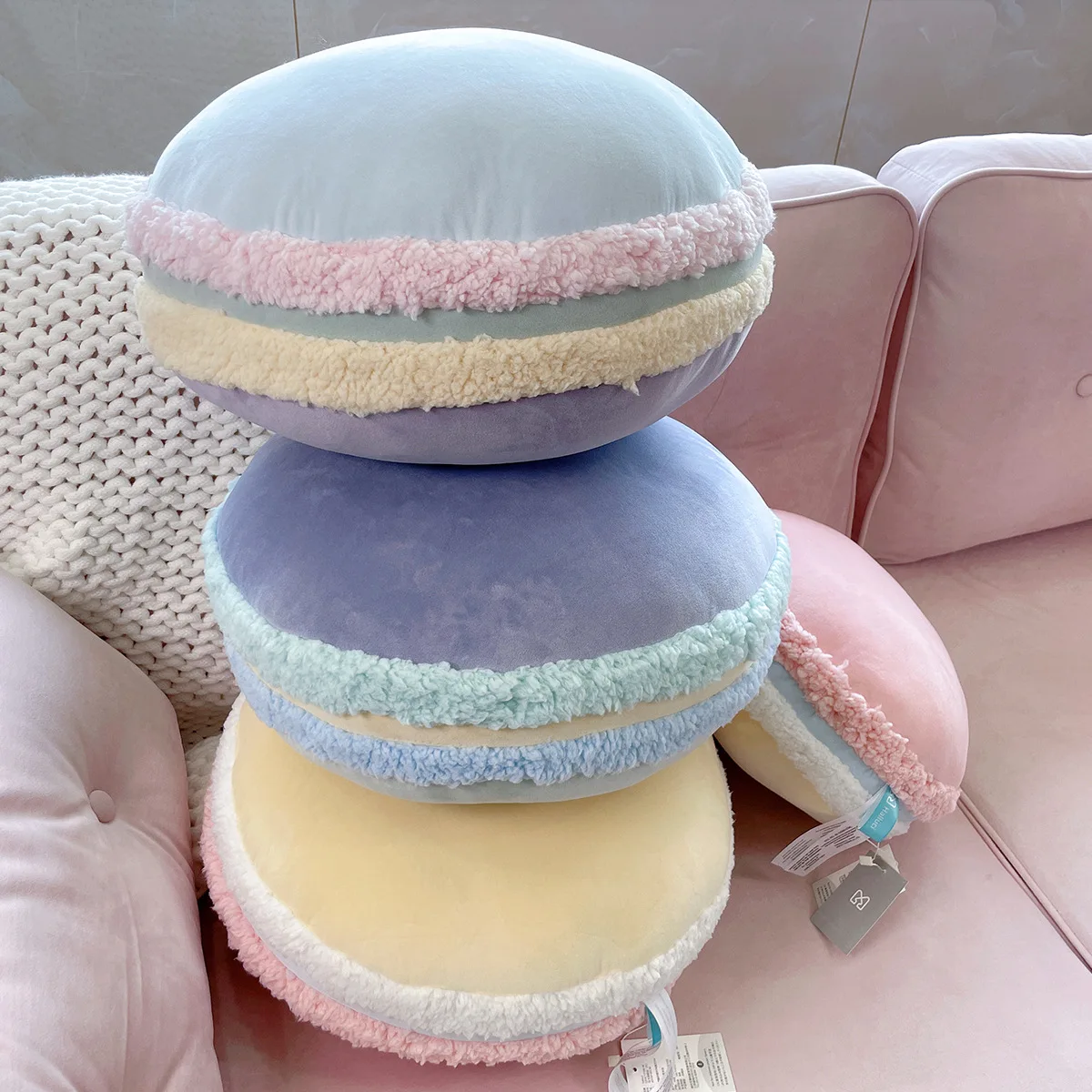 

Lovely Cushion Pillows with Filling Soft Spandex Dakimakura Home Decor Plush Throw Pillow for Couch Living Room Bedroom Chair