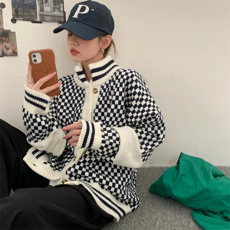 

Jacket 2022 Women Chess Check Thick Sweater Spring Winter New Ins Korean Chic Retro Knitted Cardigan Stand-UP Collar