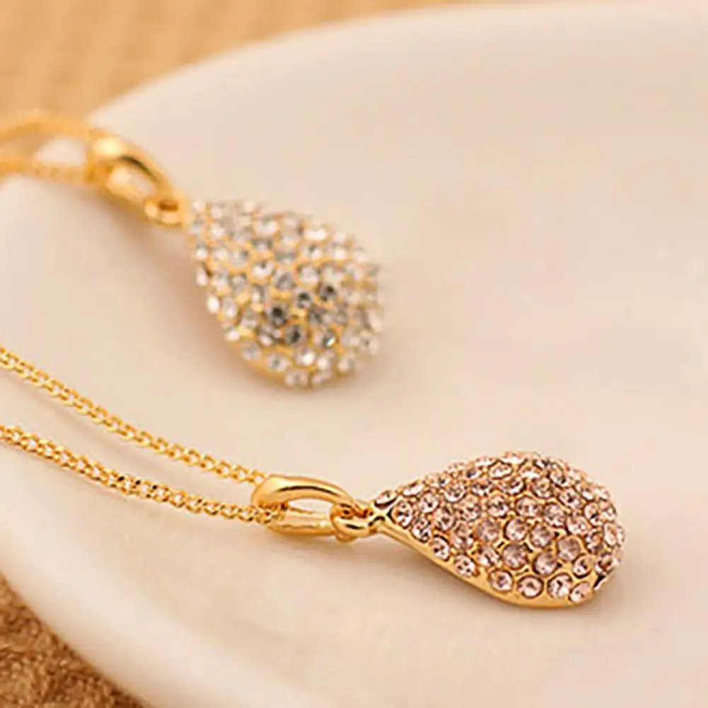

Stylish Charming Necklace Shiny Adjustable Women Waterdrop Shape Rhinestone Pendant Chain Comfortable Wearing for Travel Party