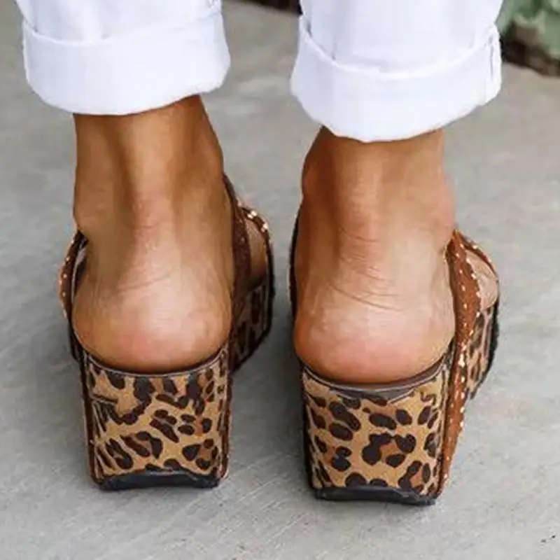 

Woman Faux Suede Rhinestones Decorated Leopard Print Soles Wear High-heel Platform Comfortable and Fashionable Sandals ZQ0046