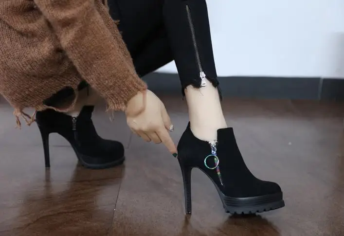 Женские ботинки на высоком каблуке Черные Водонепроницаемые с круглым носком