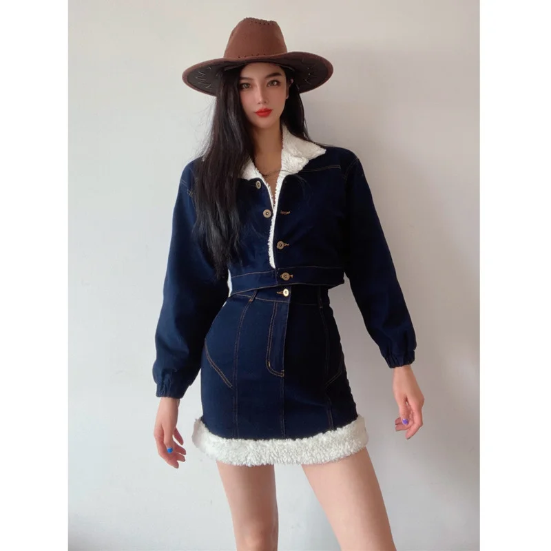 

2022 комплект зимняя качественная ковбойская хлопковая куртка с отложным воротником в американском стиле + мини-юбка с высокой талией в Корей...