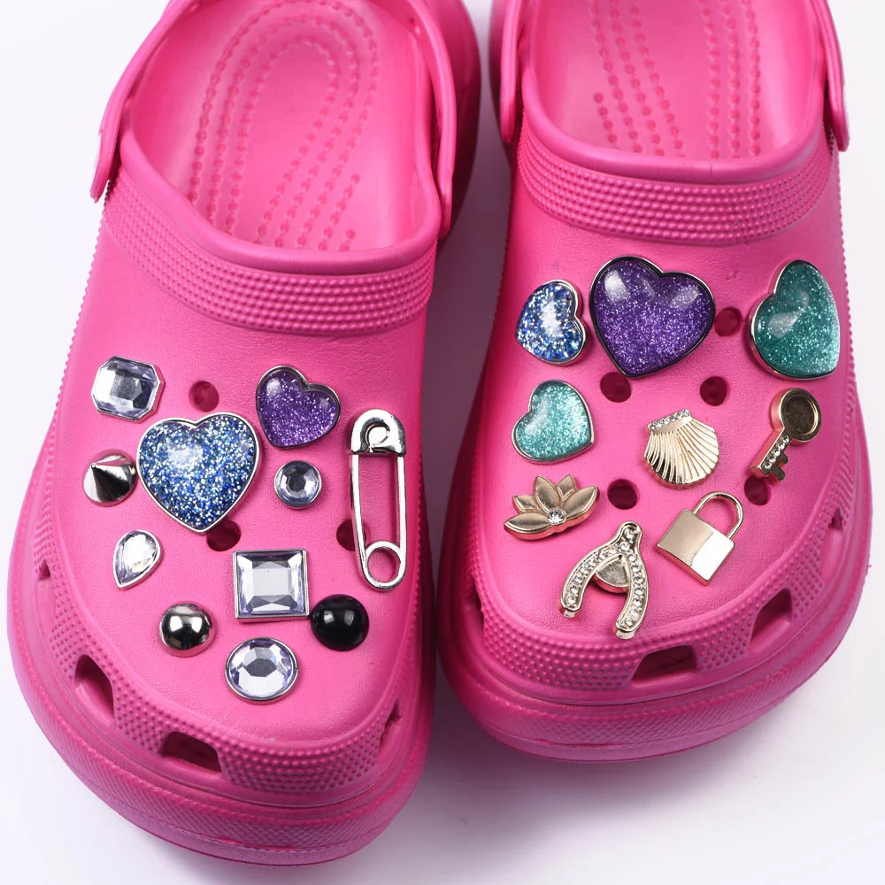 

Charms Designer Bling Shoe Rhinestone Accessories For Croc Shoes Sandals Decoration Metal Tag Letter Accesorios Custom