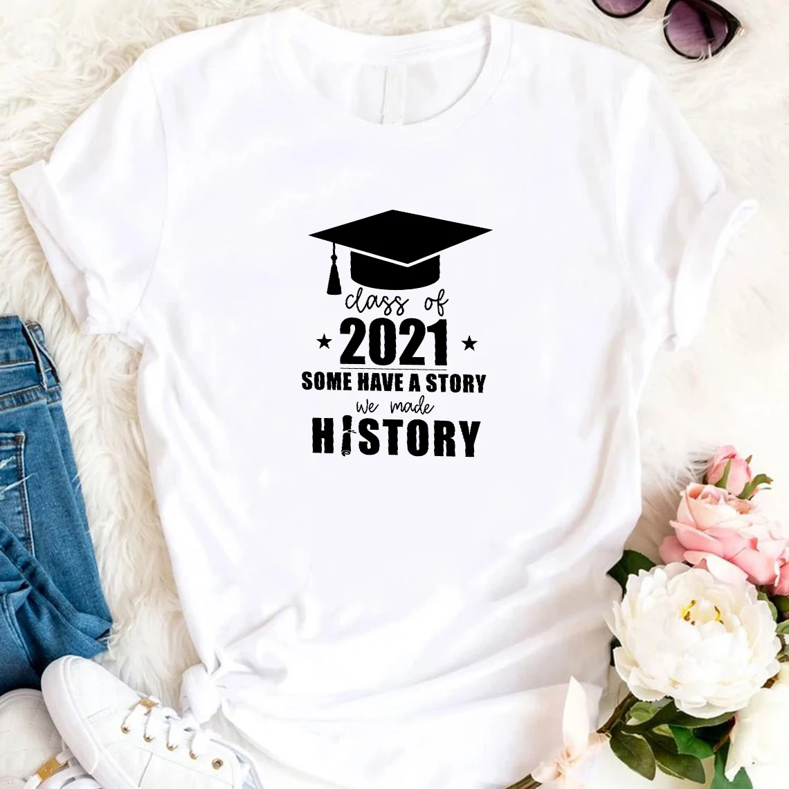 

Рубашки класса 2021 у некоторых есть история, которую мы сделали, футболка с историей, футболка для пожилых людей, рубашка на выпускной, для пожилых класс 2021