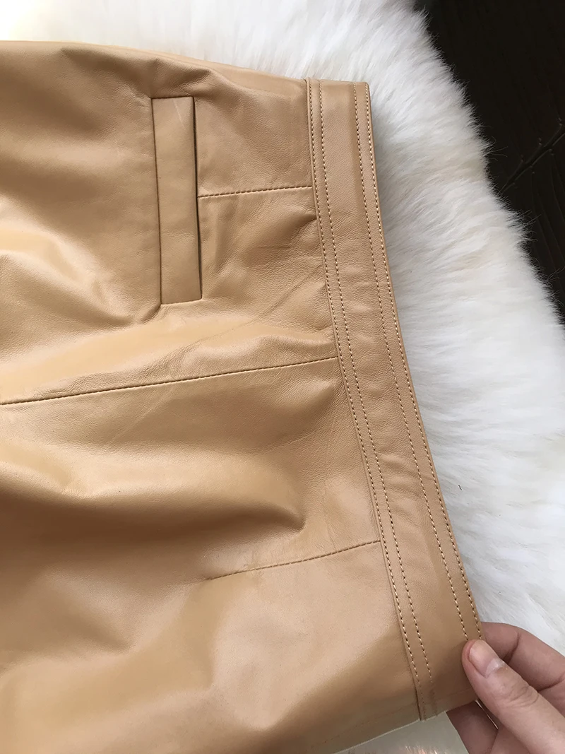 Рисунок 4 - Широкие ноги средние брюки женщины