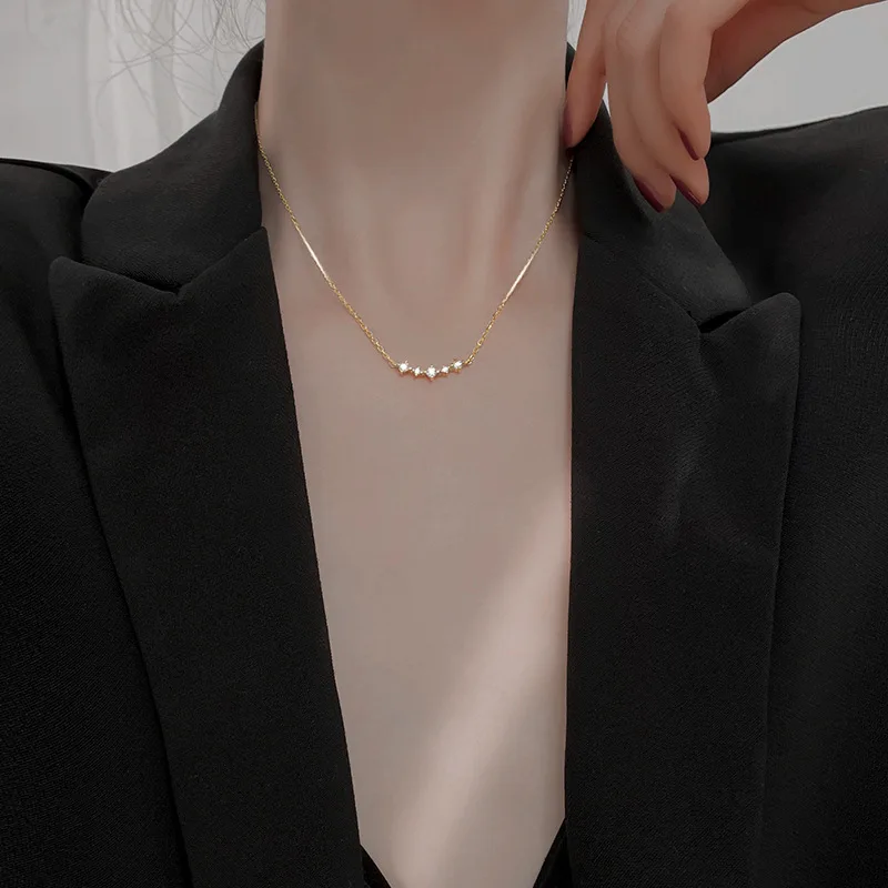 

Women Jewelry AAA Zircon Pendant Necklace Popular Design High Quality Shiny Crystal One Layer Chain Necklace For Party Gifts
