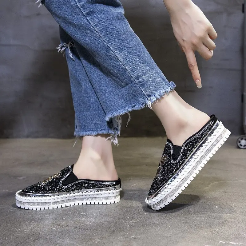 Туфли женские на плоской подошве с кристаллами рисунком медведя | Обувь