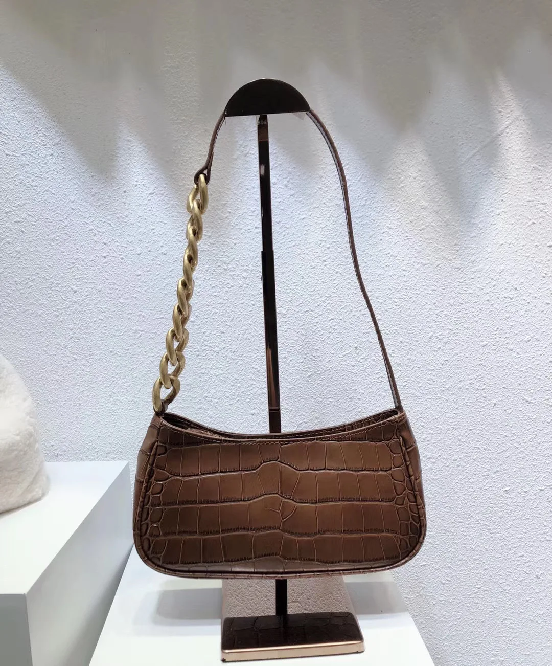 

Byfar niche design crocodile leather chain single shoulder armpit