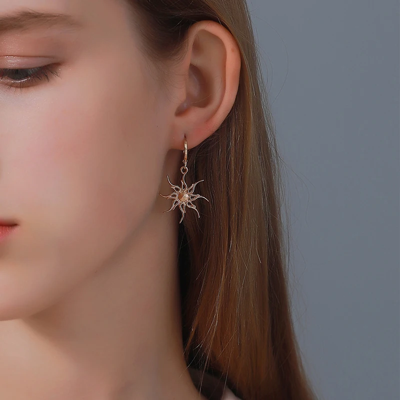 

Vintage Sun Moon Dangle Earring Asymmetric Abstract Star Drop Earrings for Women Short Hollow Earings Brincos Fashion Jewelry