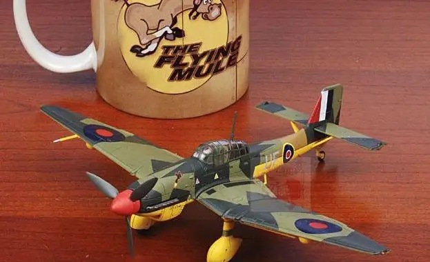 Хобби мастер Junkers Ju 87D Stuka RAF Sidi Haneish Ливия захватила 1/72 самолет |