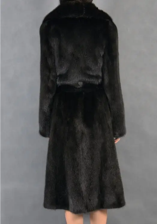 Женское длинное пальто облегающее большого размера с имитацией водной гривы и