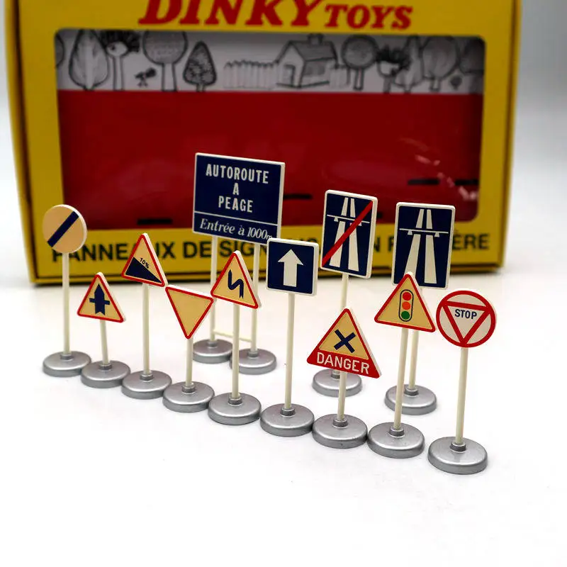 Atlas Dinky Toys 593 12 PANNEAUX DE SIGNALISATION ROUTIERE модели Лот из 5 шт| |