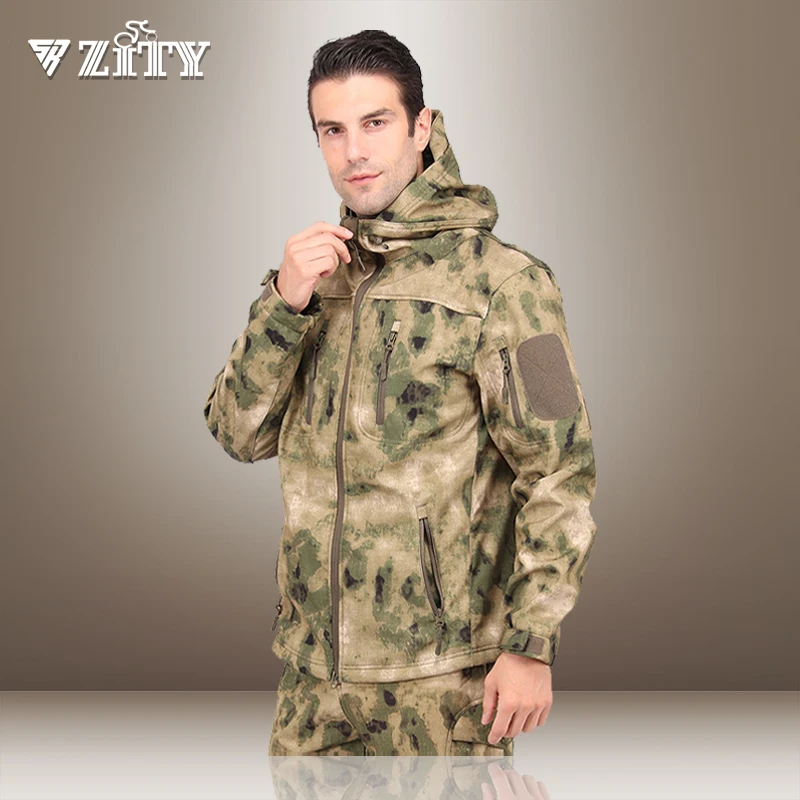 

Autumn and Winter Men Clothing Jacket Shark Skin Fleece Outdoor Jacket Waterproof and Warm Camouflage Windbreaker